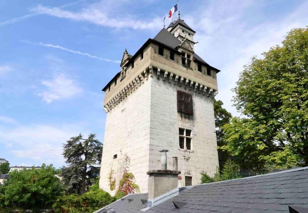 Les Hauts Du Chateau Шамбери Екстериор снимка