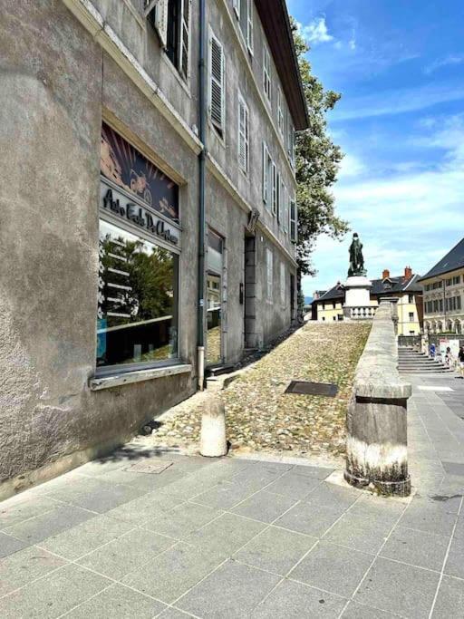 Les Hauts Du Chateau Шамбери Екстериор снимка